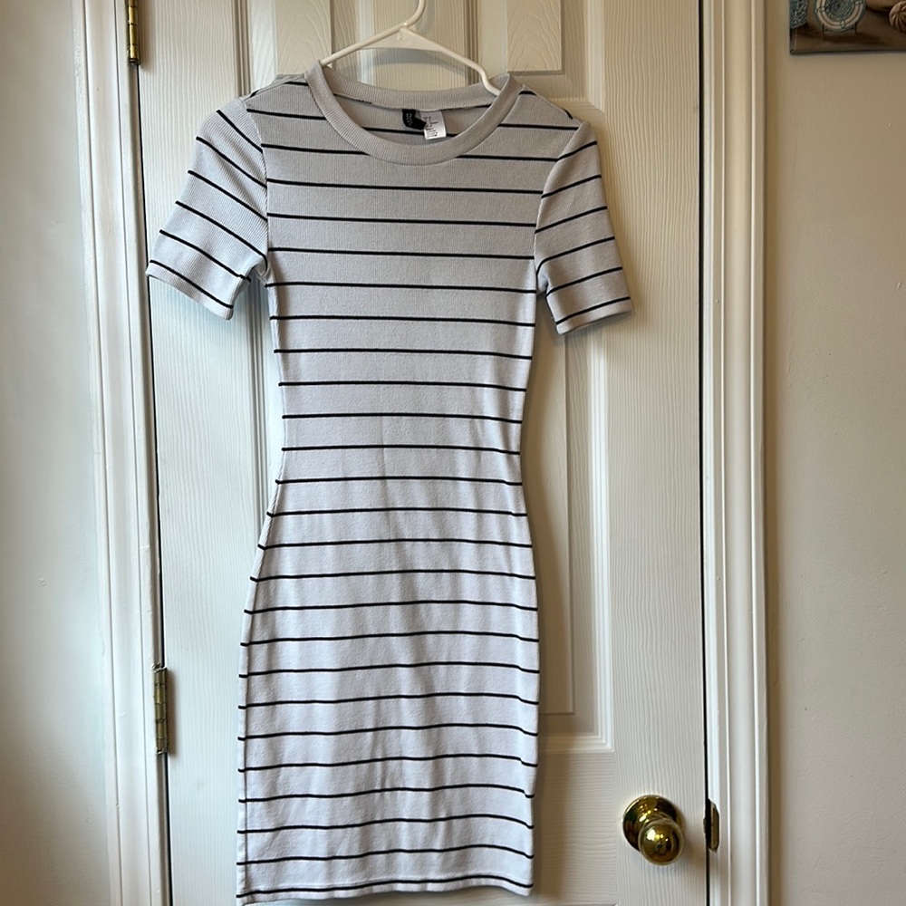 H&M flattering dress for the summer